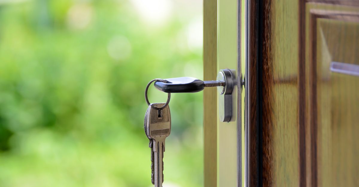 Just Moved In? A Practical Security Checklist for New Homeowners — Vault Locksmiths